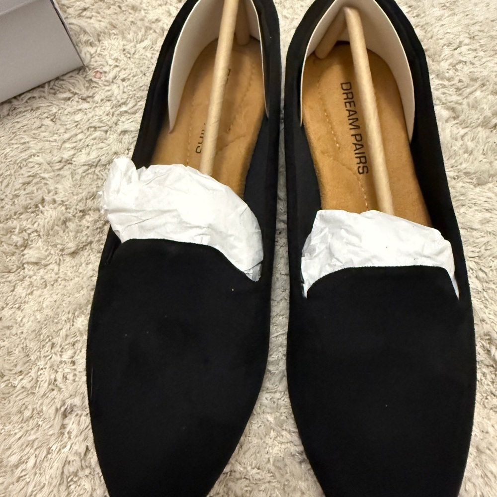 New In Box Dream Pairs Size 7 Black Loafers